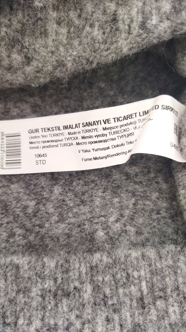 Gri V Yakalı Örgü Kadın Yün Kazak - Görsel 3