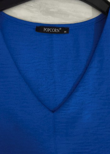 Mavi V Yaka Kısa Kollu Salaş Bluz - Görsel 5