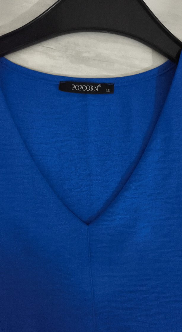 Mavi V Yaka Kısa Kollu Salaş Bluz - Görsel 5