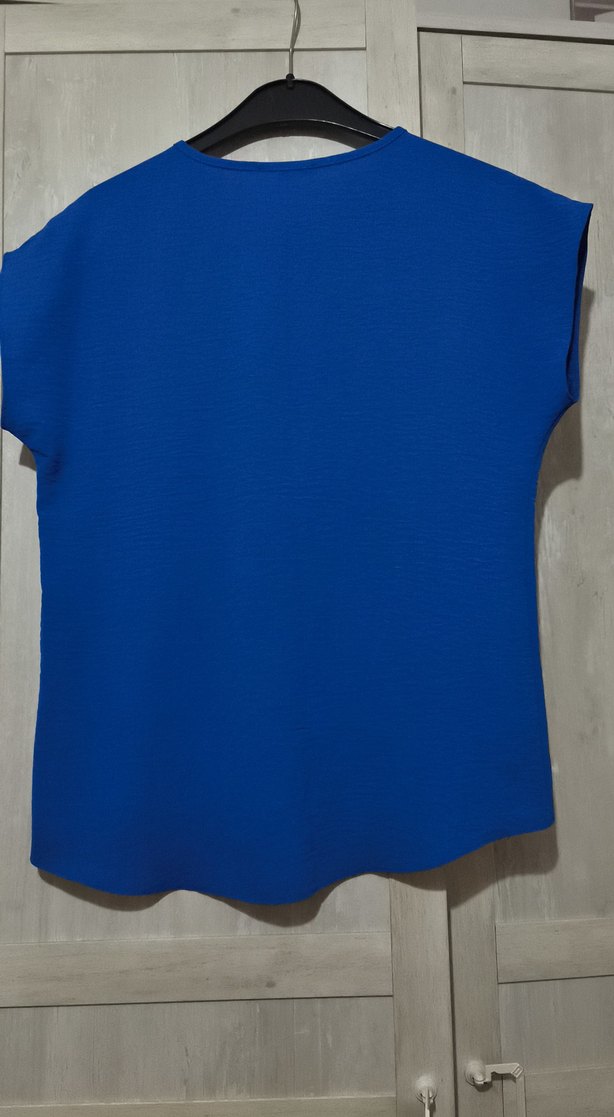 Mavi V Yaka Kısa Kollu Salaş Bluz - Görsel 3