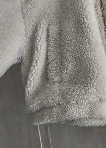Beyaz Peluş Kapüşonlu Kadın Mont - Görsel 3