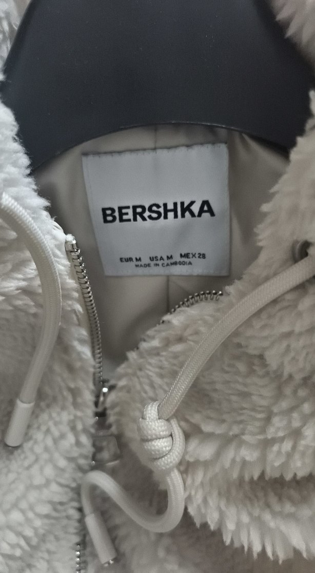 Beyaz Peluş Kapüşonlu Kadın Mont - Görsel 4