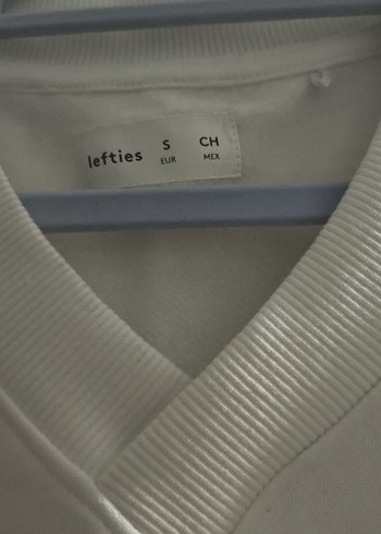 V Yaka Krık beyaz Kadın crop Sweatshirt - Görsel 3