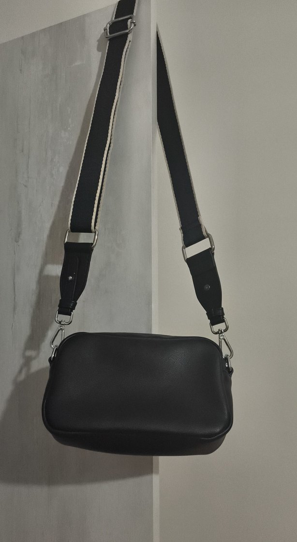 Siyah Deri ,Kemerli Kadın Çapraz Çanta - Görsel 3