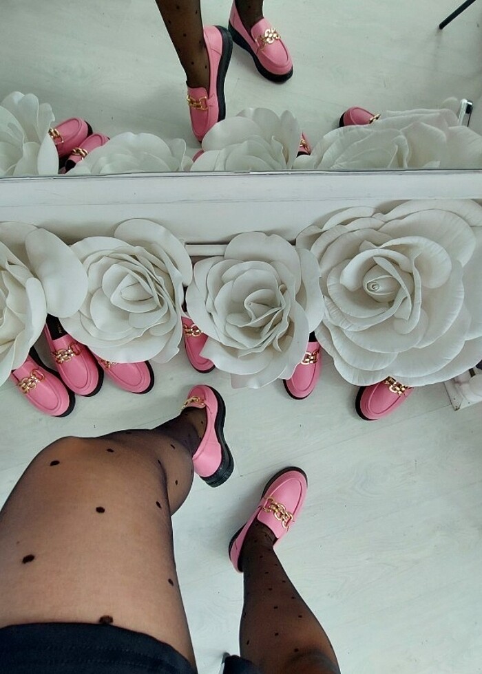 Pembe  ayakkabı  - Görsel 2