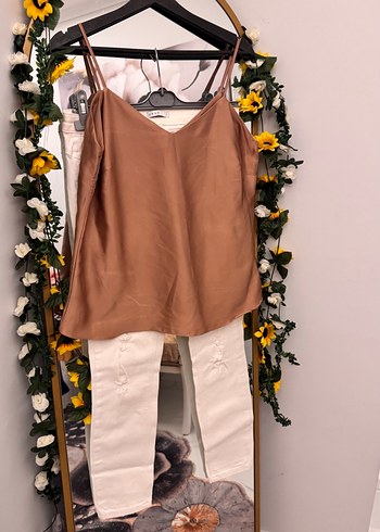 Bej V Yaka Kadın Askılı Bluz - Görsel 5