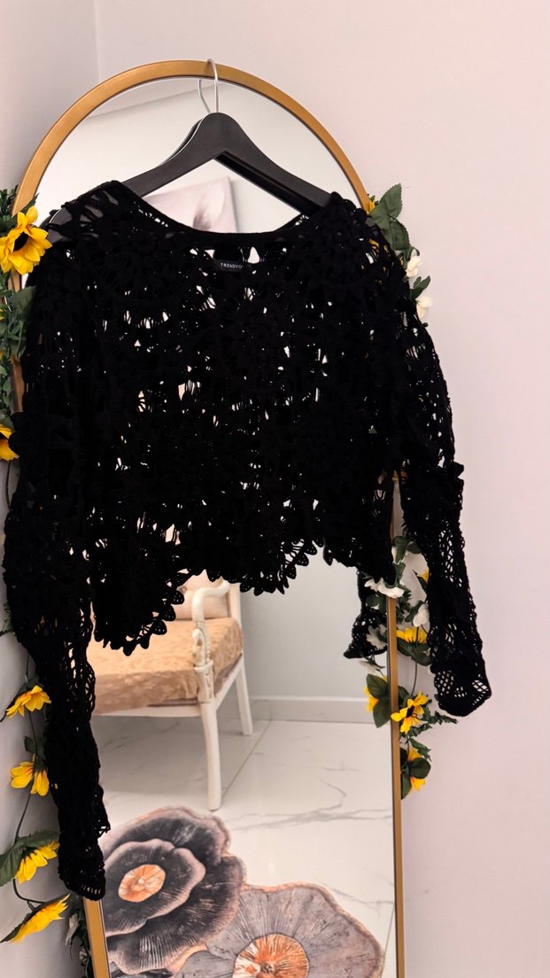 Dantel Detaylı Siyah Gotik Kadın Bluz - Görsel 2