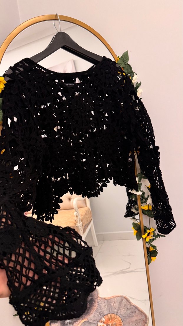 Dantel Detaylı Siyah Gotik Kadın Bluz - Görsel 4