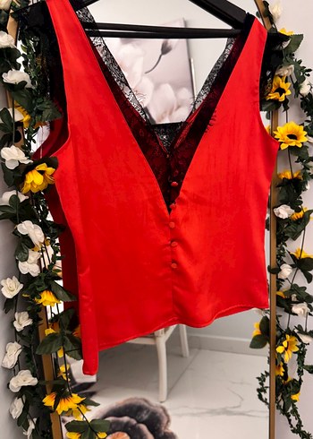 Dantel Detaylı Kırmızı V Yaka Mini Bluz - Görsel 6