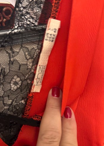 Dantel Detaylı Kırmızı V Yaka Mini Bluz - Görsel 4