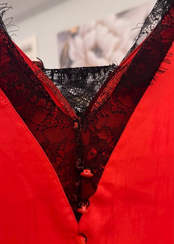 Dantel Detaylı Kırmızı V Yaka Mini Bluz - Görsel 8