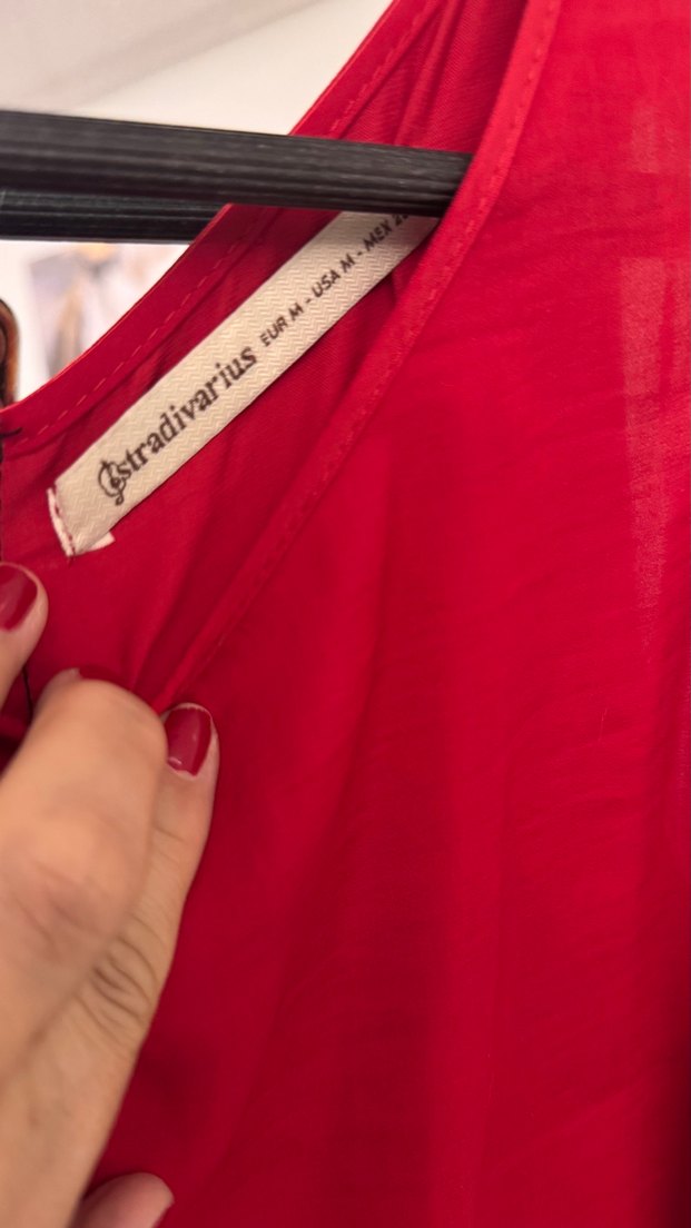 Kırmızı Sırt Fermuarlı Kadın Bluz - Görsel 4