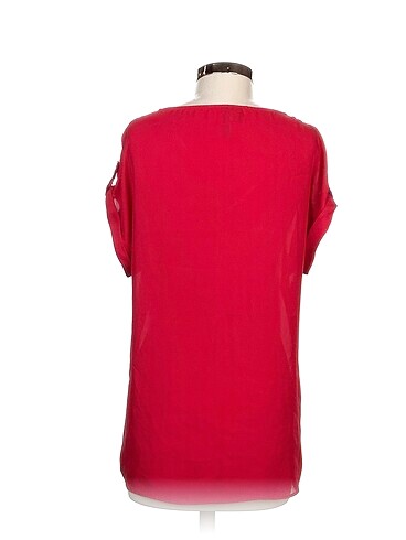 m Beden Mango T-shirt %70 İndirimli.