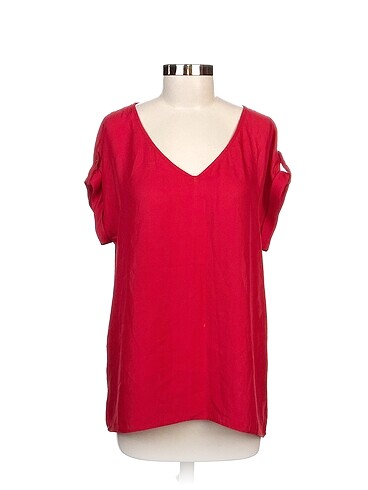 Mango T-shirt %70 İndirimli.