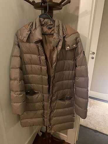 Armani mont