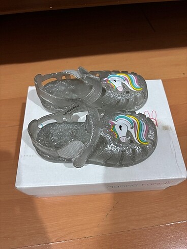 LC Waikiki Bebek sandalet