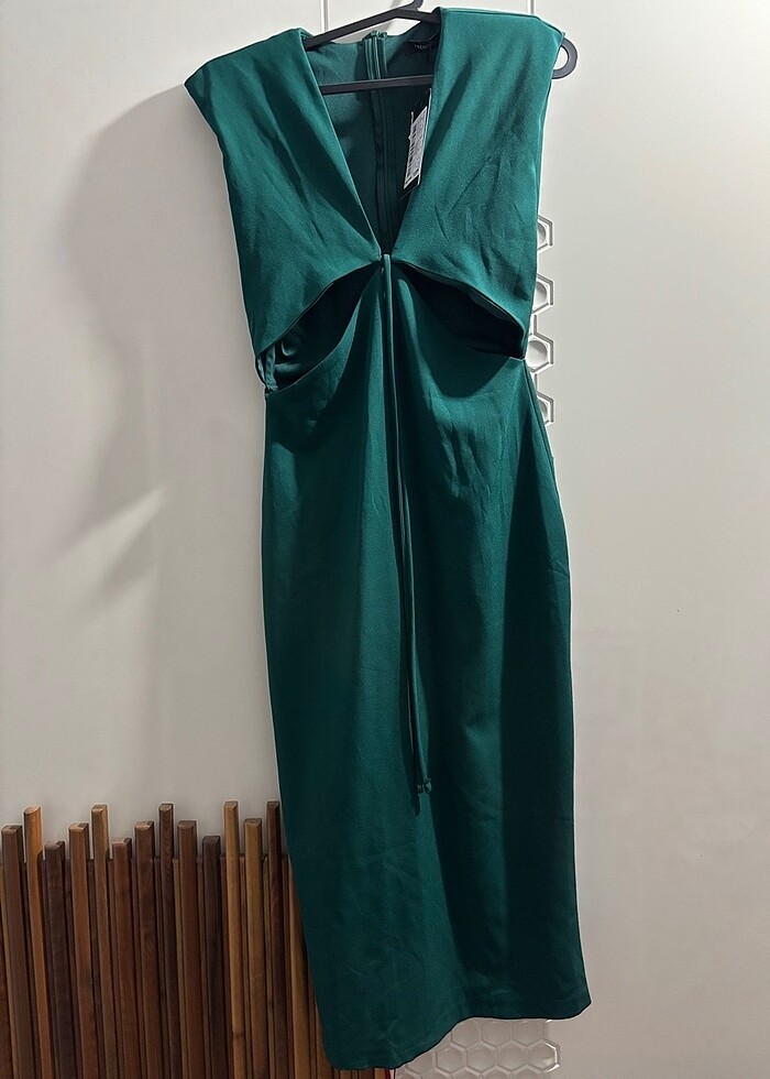 Yeşil elbise - Görsel 3