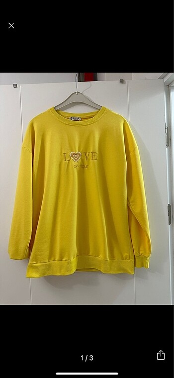 Sweetshirt