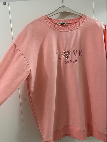 Sweetshirt