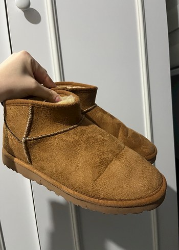 Ugg 39