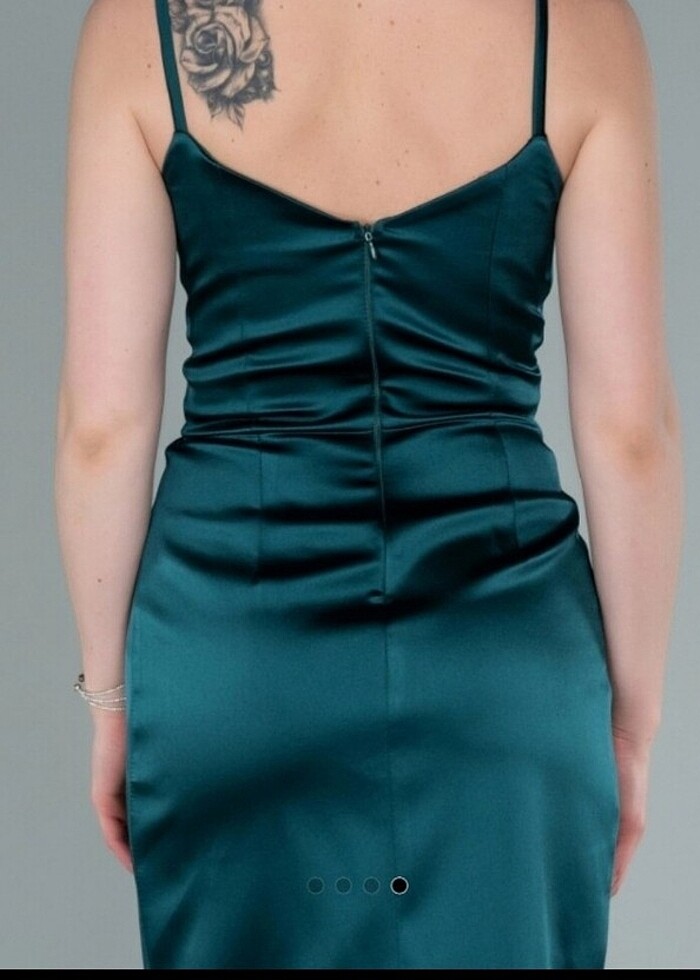Zümrüt yeşili zarif elbise. - Görsel 3