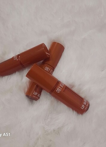LIP GLOSS