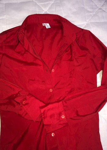 Yargıcı Kırmızı Düğmeli Uzun Kollu Kadın Gömlek - Görsel 2