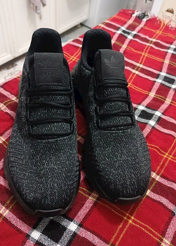 Adidas 42.5