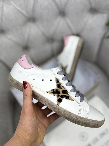 Golden Goose Deluxe Golden goose