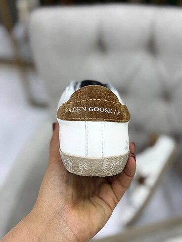 Golden Goose Deluxe Golden goose