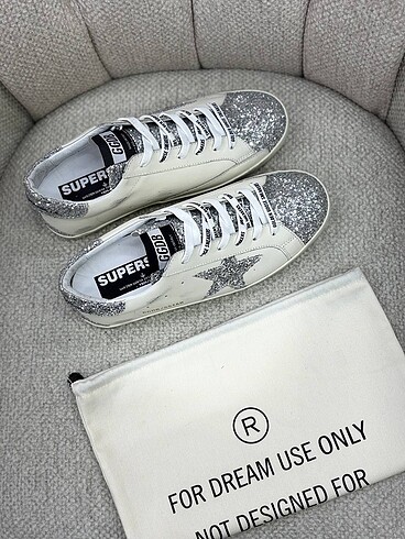 Golden Goose Deluxe Simli goose