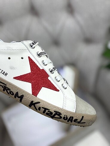 Golden Goose Deluxe Golden goose