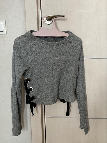 gri uzun kollu crop