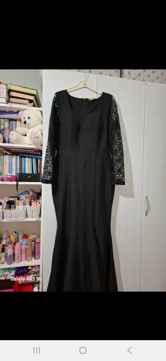 Uzun Siyah Dantel Kollu Gotik Elbise - Görsel 3