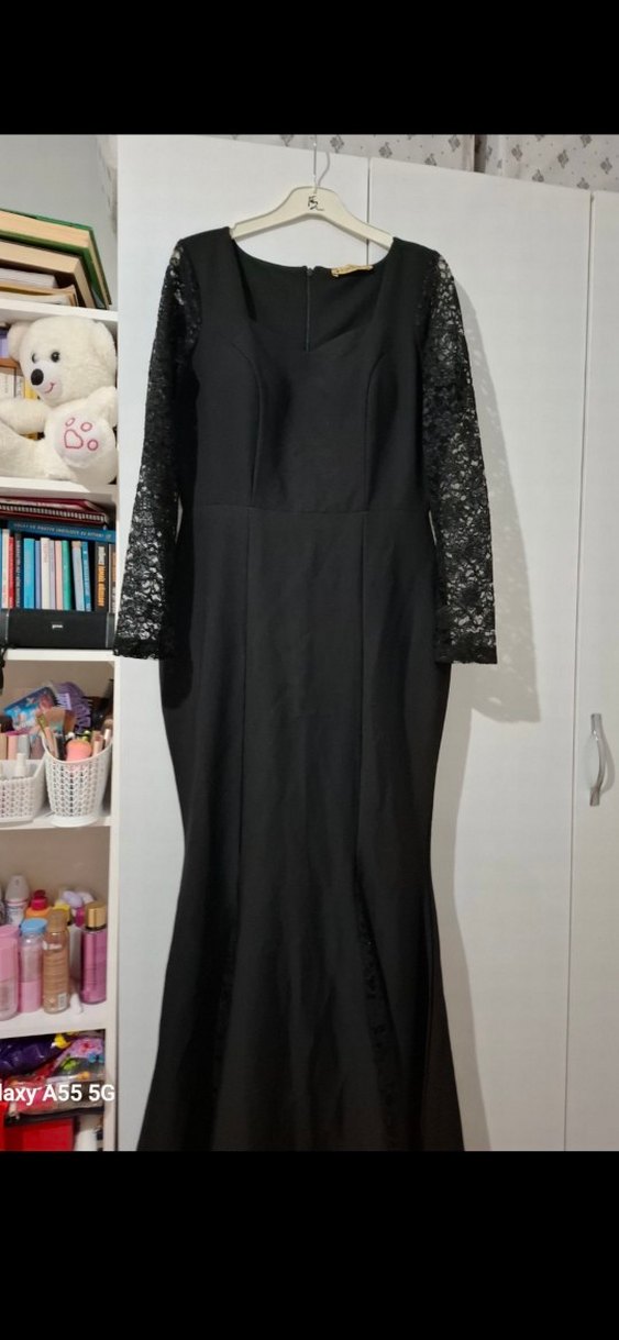 Uzun Siyah Dantel Kollu Gotik Elbise - Görsel 2