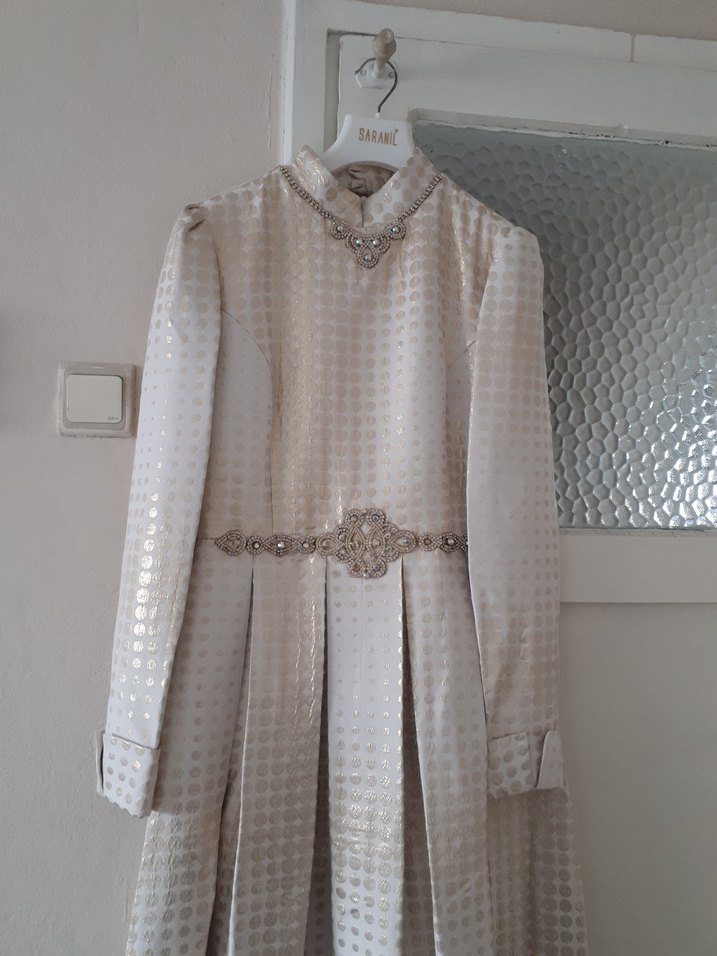 Vintage Stil Uzun Beyaz Nişan Elbisesi - Görsel 2