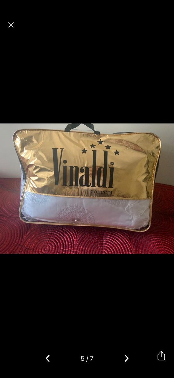 İşlemeli Beyaz Parlak Yatak Örtüsü - Görsel 3