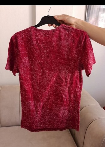 m Beden Kısa Kollu Kırmızı Batik Desenli Erkek Tişört