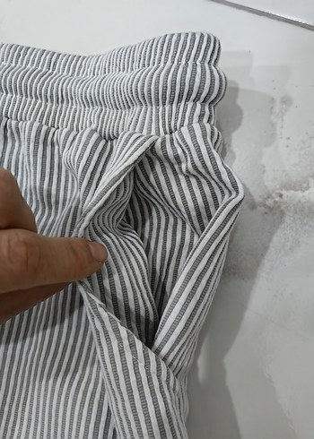 Gri Çizgili Pamuklu Erkek Şort - Görsel 4