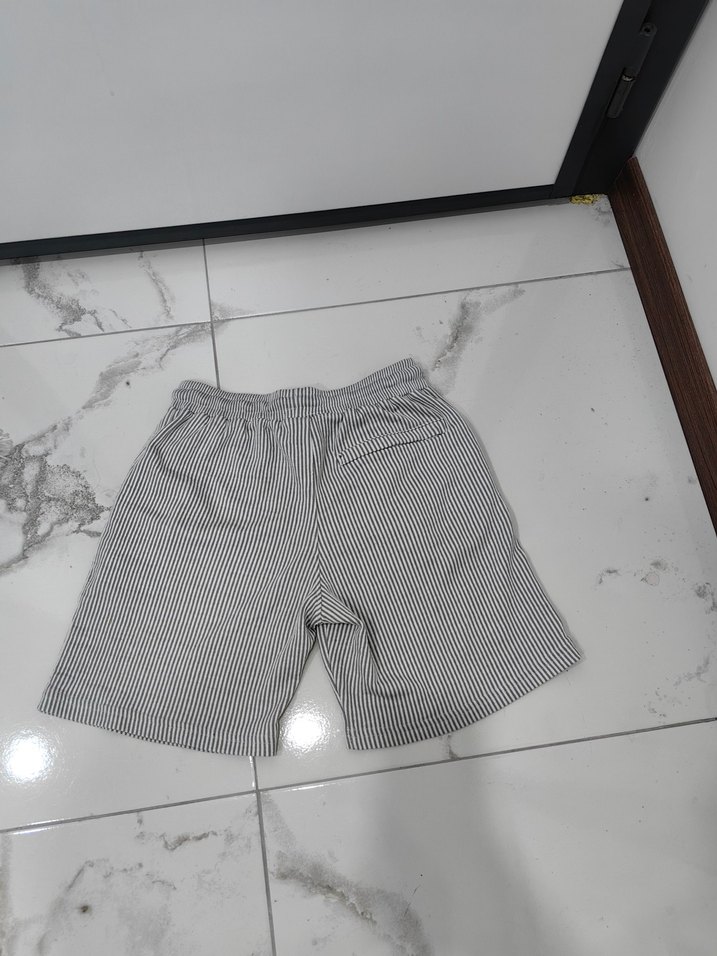 Gri Çizgili Pamuklu Erkek Şort - Görsel 2