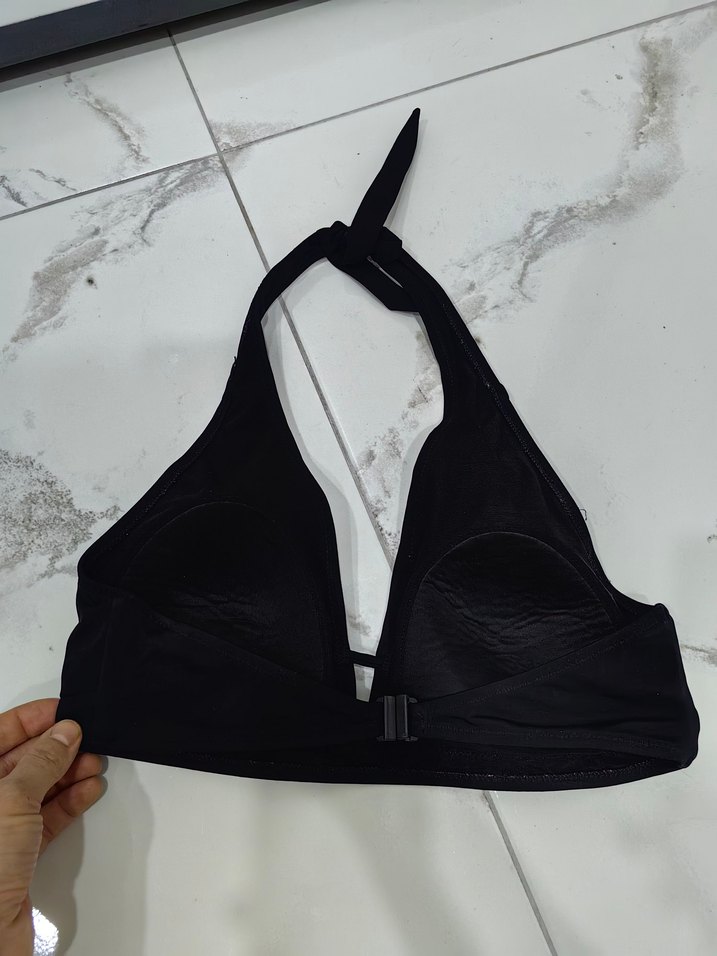 Siyah Strappy Göğüs Destekli Bikini Üstü - Görsel 2