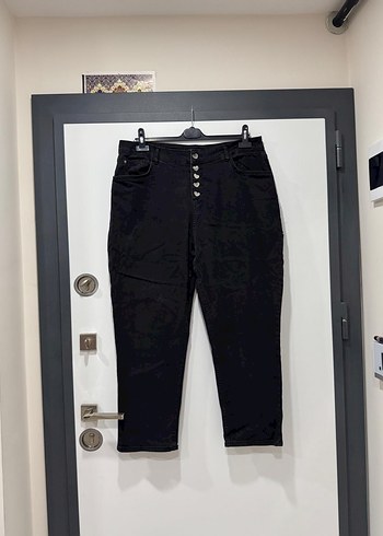 Düğmeli Siyah Loose Fit Kadın Kot Pantolon