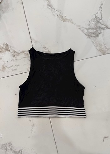 Diğer Siyah Yüksek Yakalı Kolsuz Crop Top