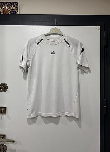 Adidas tişört 
