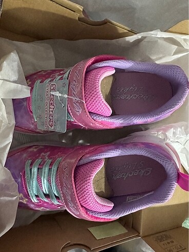 35 Beden Skechers Kız Çocuk Spor Ayakkabı ( Sıfır Ürün)
