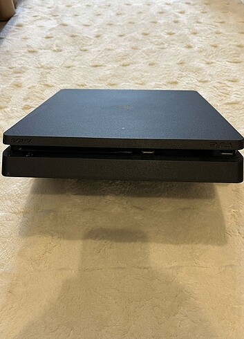 PS4 slim 