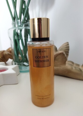 Defacto golden shimmer body mist