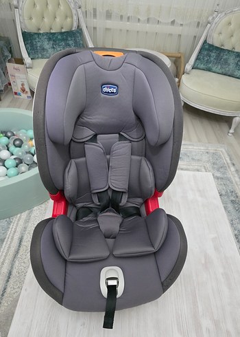 Chicco Gri Çocuk Oto Koltuğu youniverse