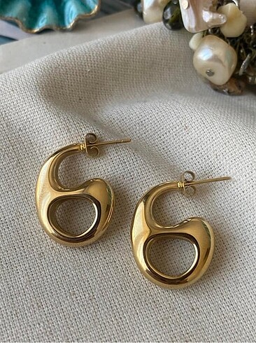 Çelil Gold Button Küpe