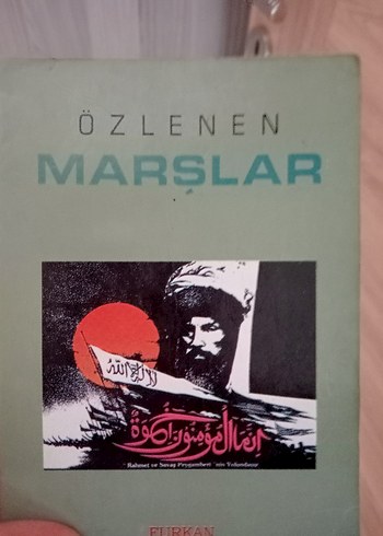 Özlenen Marşlar kitabı